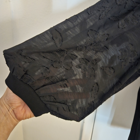 CeCe Lace Sleeve Stretch Crepe Blouse Black 3/4 Sleeves size 2X NWT - Picture 6 of 9